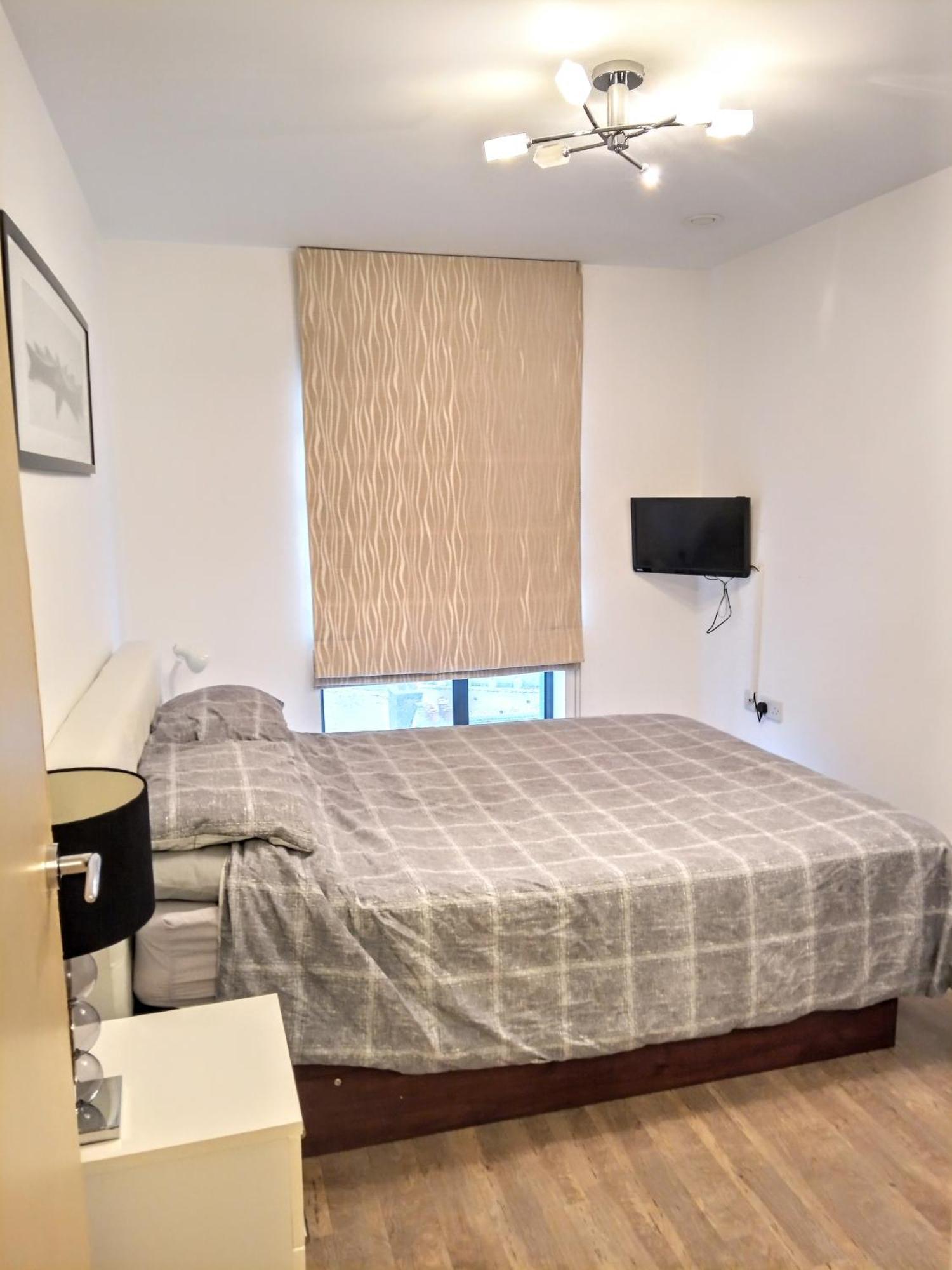 New Central Woking 1 And 2 Bedroom Apartments With Free Gym, Close To Train Station Eksteriør billede