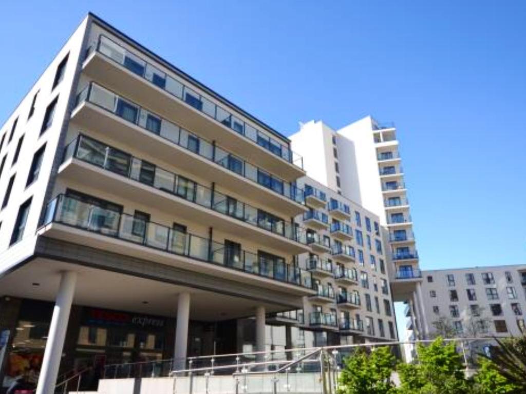 New Central Woking 1 And 2 Bedroom Apartments With Free Gym, Close To Train Station Eksteriør billede